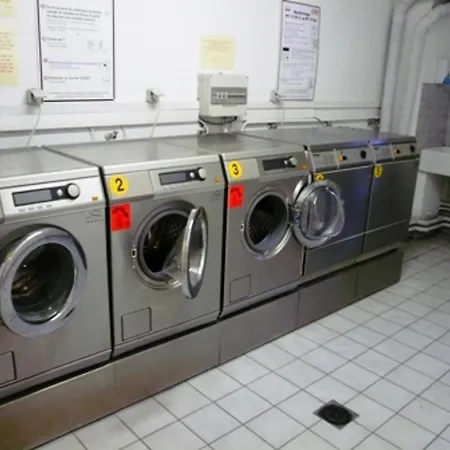 2* Avec 4 Couchages, Balcon, Wifi Et Parking Inclus à - Fr-1-512-152 *